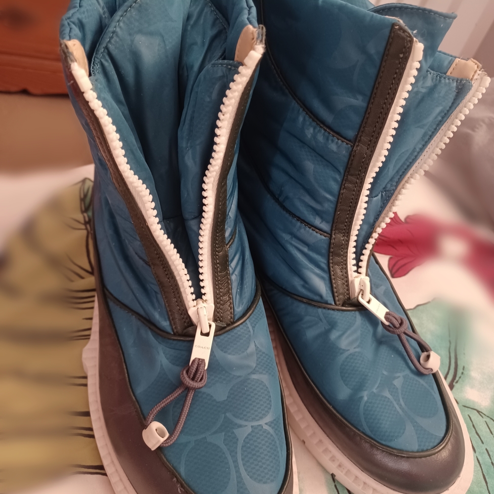 Coach Leona Snow Boots
